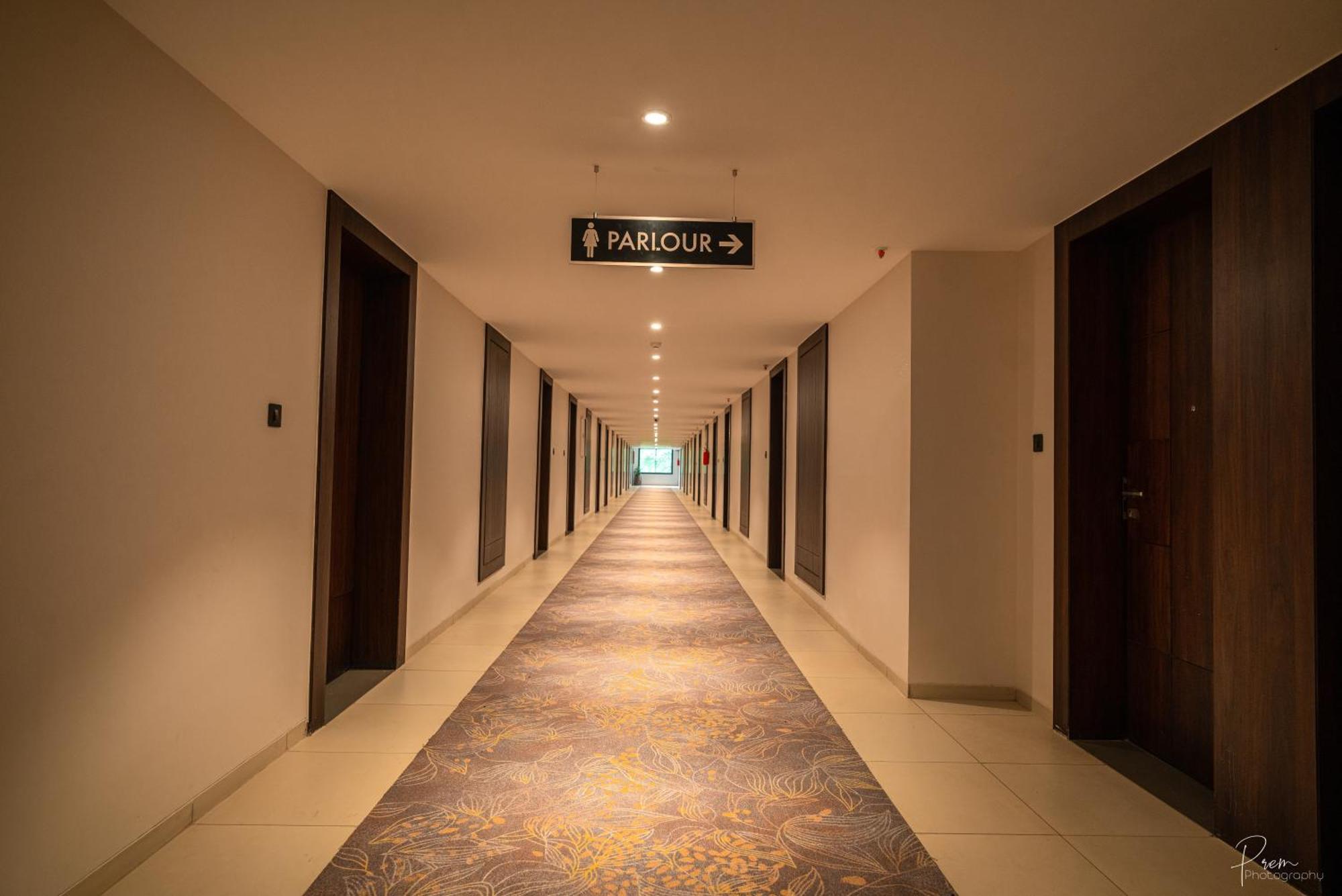 Hotel Omaya Garden Rāipur Exterior foto