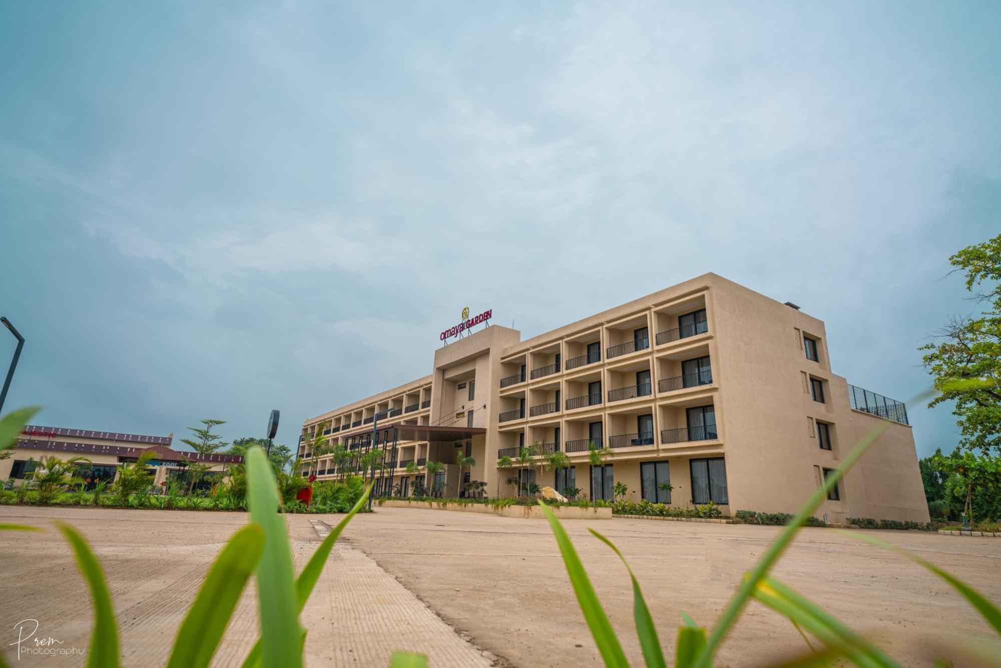 Hotel Omaya Garden Rāipur Exterior foto